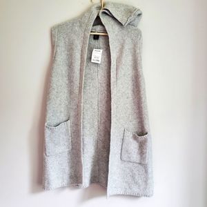 Sleeveless cardigan